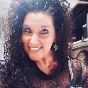 Meet your Posher, Karla